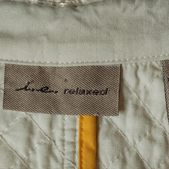 Vintage Women's  Quilted Satin Jacket I.E Relaxed size Medium - Picture 8 of 12